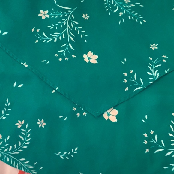 Gorgeous green Torrid Sleeveless Top Size 0 - Picture 8 of 8